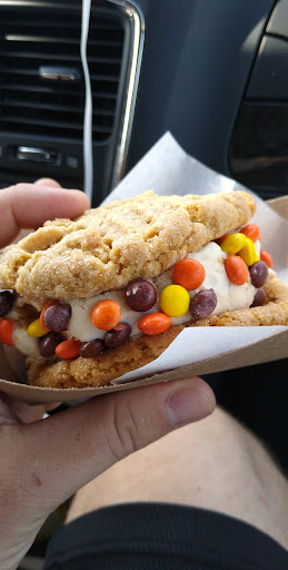 Ice Cream Shop «The Golden Cone», reviews and photos, 1063 E Green Bay St, Shawano, WI 54166, USA