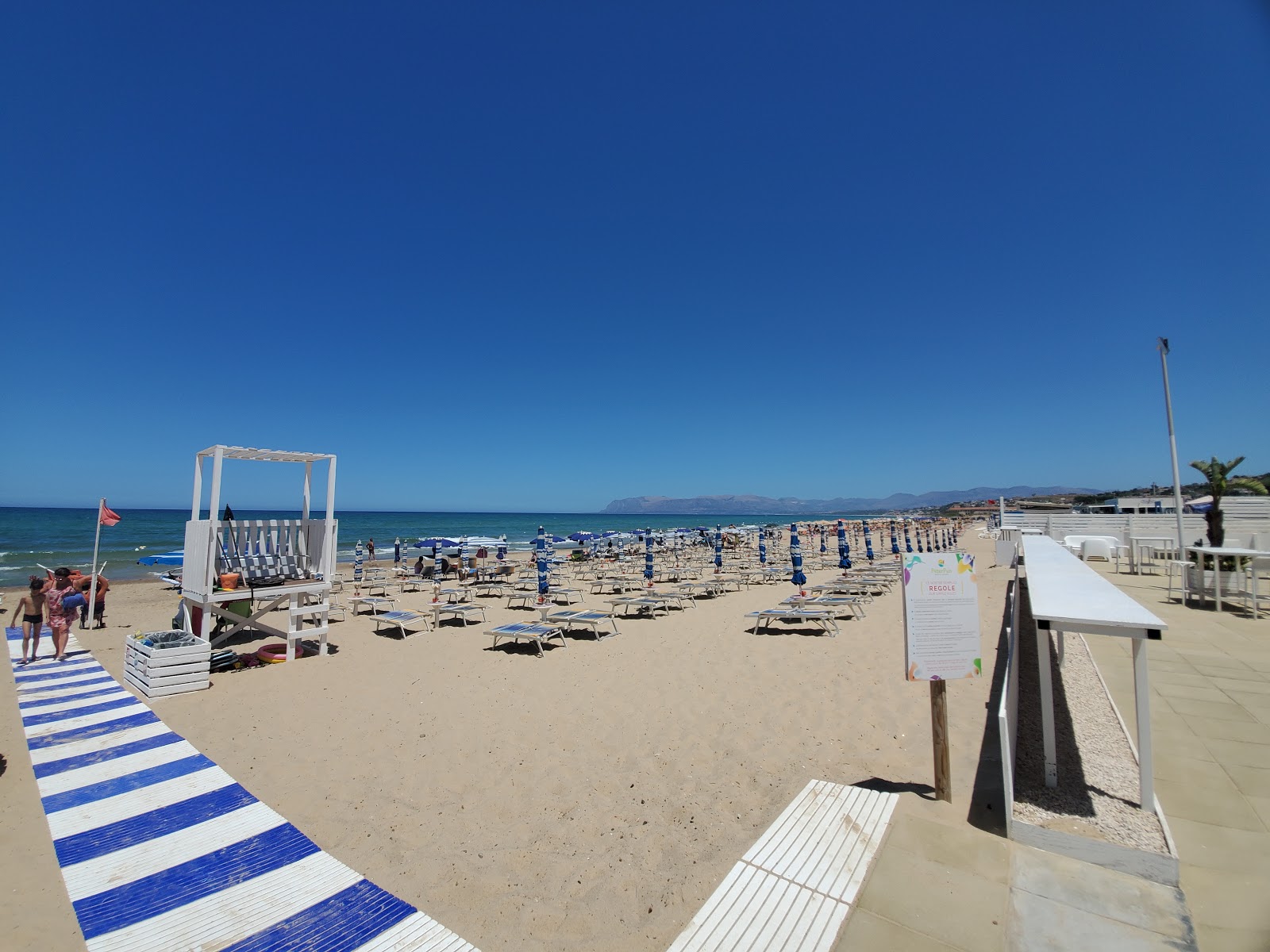 Spiaggia Plaja'in fotoğrafı - rahatlamayı sevenler arasında popüler bir yer