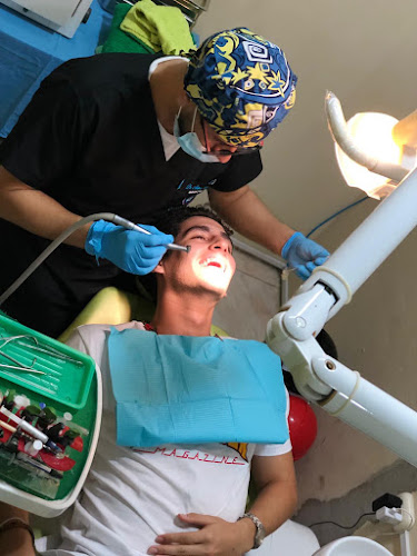 Comentarios y opiniones de DentalHome - Dr. Arturo Vargas Matamoros Odontólogo