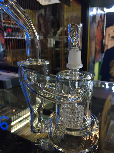 Tobacco Shop «Hot Box Smoke Shop», reviews and photos, 1111 El Camino Real #3, Santa Clara, CA 95050, USA