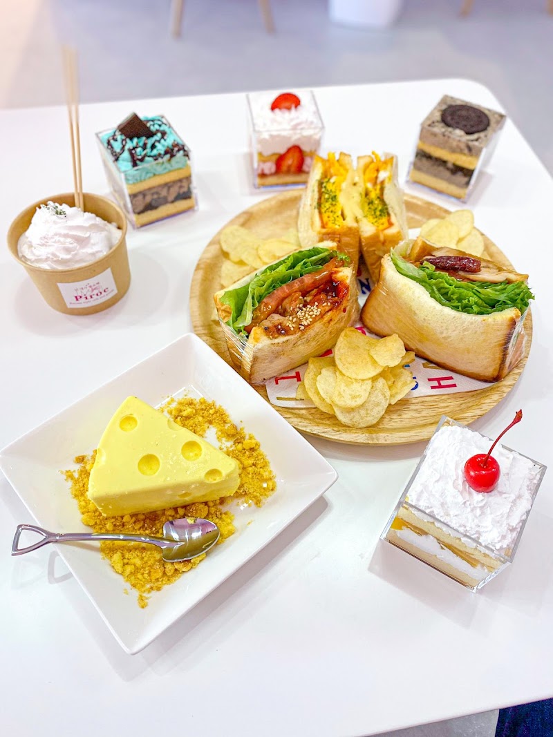 Koreanstyle cafe and goods Piroe