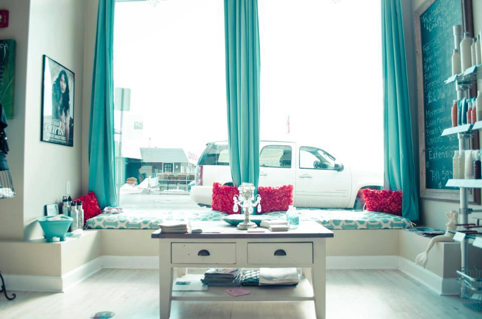 Raina's Hair Color studio by the sea 01907