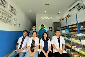 Klinik & Apotik Medlife image