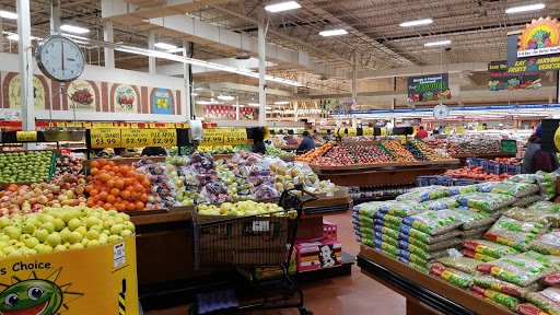 Grocery Store «Super Fresh Market», reviews and photos, 1700 N Lewis Ave, Waukegan, IL 60085, USA