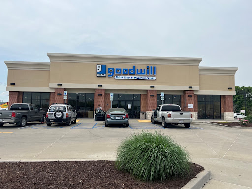Goodwill Retail Store of Farmington, 695 Potosi St, Farmington, MO 63640, Thrift Store