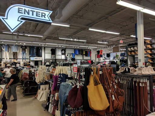 Clothing Store «Old Navy», reviews and photos, 36698 Bayside Outlet Dr, Rehoboth Beach, DE 19971, USA