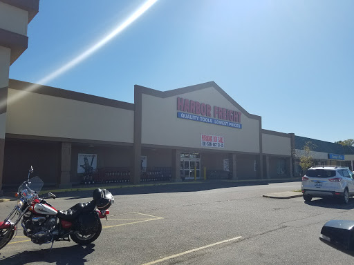 Hardware Store «Harbor Freight Tools», reviews and photos, 9236 Westport Rd, Louisville, KY 40242, USA