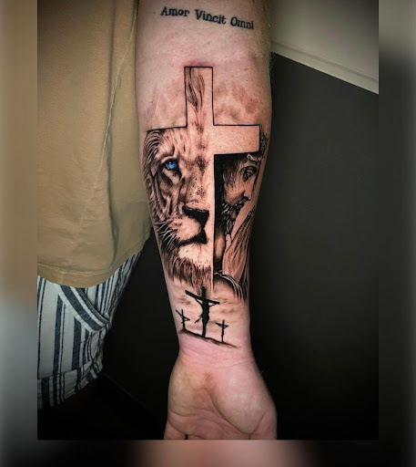 Explore tattoo ideas for dad and daughter, creative tattoo ideas in Houston, available at 333 Tattoo Studio HTX