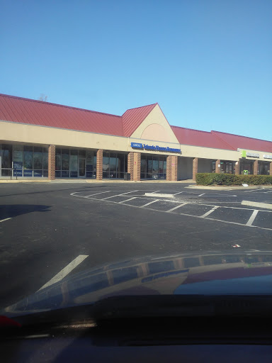 Shopping Mall Â«Freedom Village Shopping CenterÂ», reviews and photos