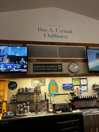 Golf Course «Downers Grove Golf Club», reviews and photos, 2420 Haddow Ave, Downers Grove, IL 60515, USA