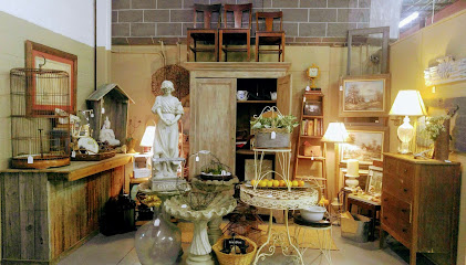 Market Place Antiques W Mall