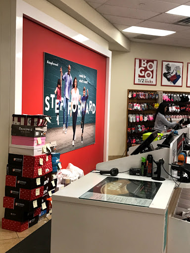 Shoe Store «Famous Footwear», reviews and photos, 40-24 College Point Blvd, Flushing, NY 11354, USA
