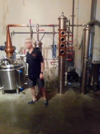 Liquor Store «FOX RIVER DISTILLING COMPANY», reviews and photos, 204 Dearborn Court Unit 110, Geneva, IL 60134, USA