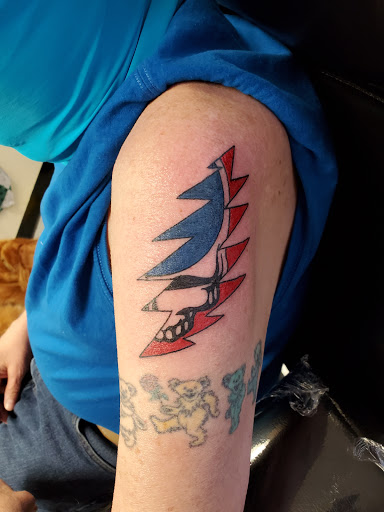 Tattoo Shop «Fine Line Tattoo & Piercing», reviews and photos, 2864 Ray Lawyer Dr, Placerville, CA 95667, USA