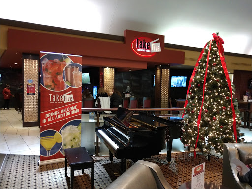 Movie Theater «Marcus Theatres Majestic Cinema of Omaha», reviews and photos, 14304 W Maple Rd, Omaha, NE 68164, USA