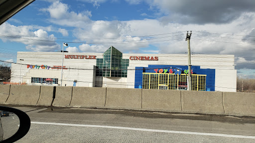 Movie Theater «College Point Multiplex Cinemas», reviews and photos, 2855 Ulmer St, Flushing, NY 11354, USA
