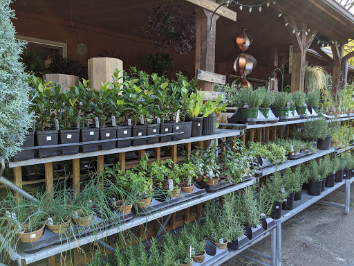 Soviero's Tri-County Garden Center & Feed