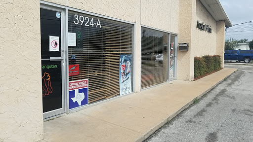 Motorcycle Dealer «Motorangutan», reviews and photos, 3924 Woodbury Dr #A, Austin, TX 78704, USA