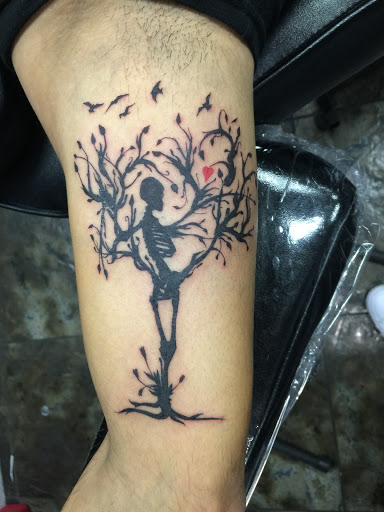 Tattoo Shop «Glendale Ink Tattoo Shop», reviews and photos, 6310 San Fernando Rd, Glendale, CA 91201, USA