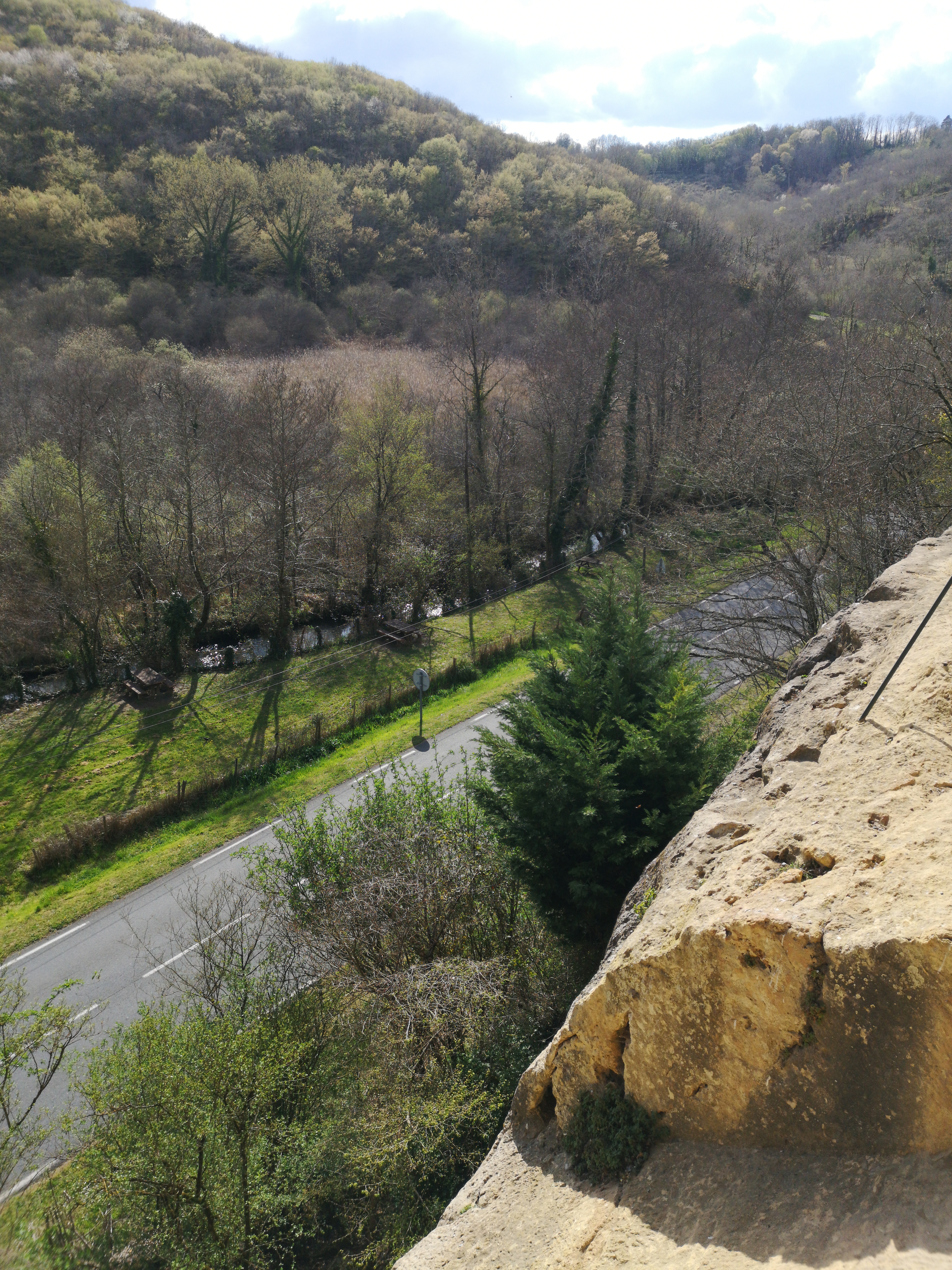 Photo n° 33 de l'avis de HAZMATIQUETTV. fait le 10/04/2019 à 19:47