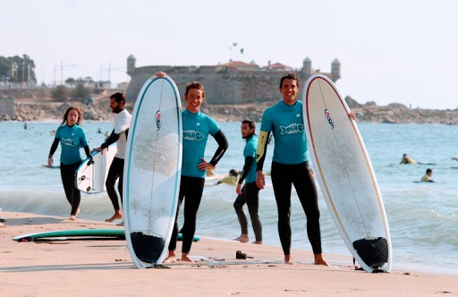 Aulas de surf com remo Oporto