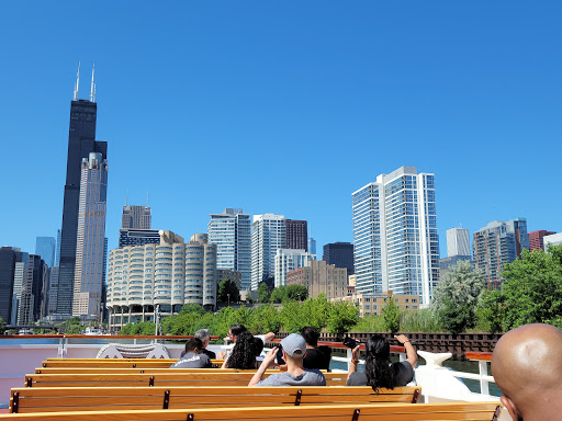 Shopping Mall «The Shops at Roosevelt Collection», reviews and photos, 150 W Roosevelt Rd, Chicago, IL 60605, USA