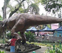 Patung Dinosaurus photo