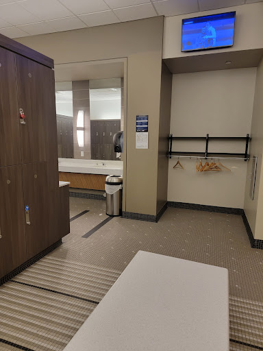 Gym «LA Fitness», reviews and photos, 620 N York St, Elmhurst, IL 60126, USA