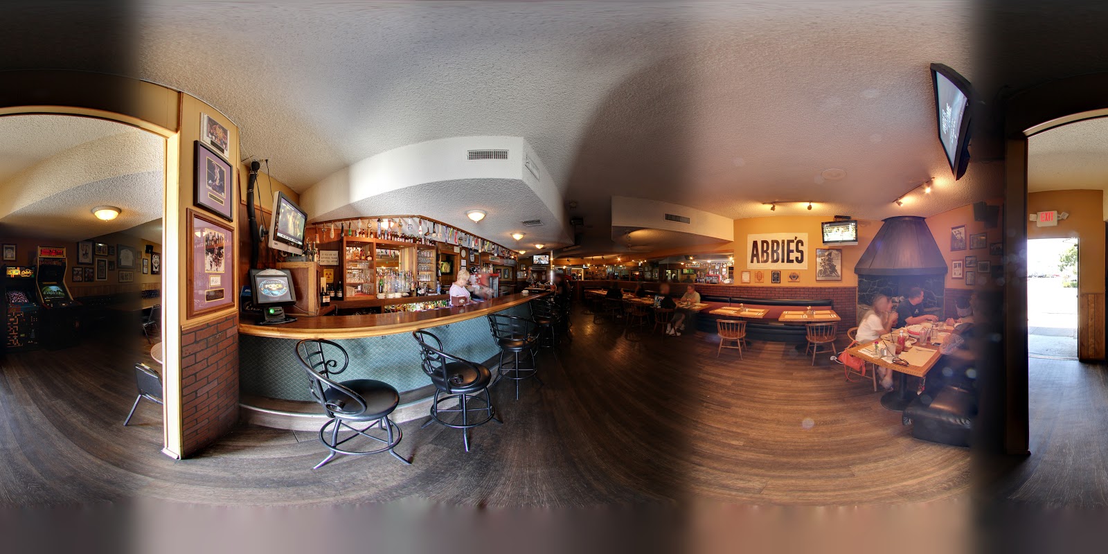 Tracys Bar & Grill