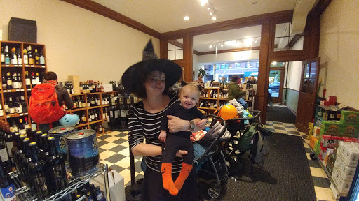 Wine Store «57th Street Wines», reviews and photos, 1448 E 57th St, Chicago, IL 60637, USA