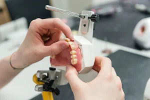 Lab.odontotecnico Bromadent di Brocco Andrea - riparazione protesi/dentiera rotta immediata, protesi fissa e mobile dal 1987 image