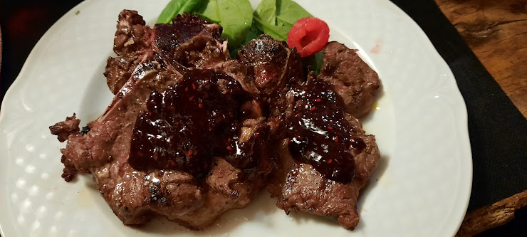 Plats et boissons hôtels Borgo San Valentino 05031 Casteldilago