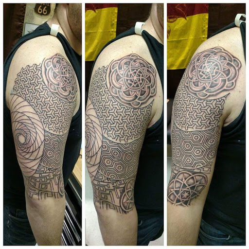 Tattoo Shop «Stay Gold Tattoo Studio», reviews and photos, 1351 Decatur Hwy Suite 115 ,117, Fultondale, AL 35068, USA