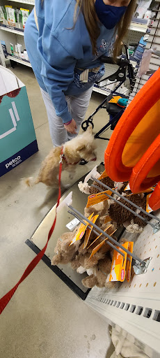 Pet Supply Store «Petco Animal Supplies», reviews and photos, 2714 Mountaineer Blvd, Charleston, WV 25309, USA