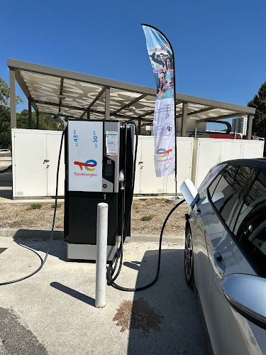 Borne de recharge de véhicules électriques Total Charging Station Marseille