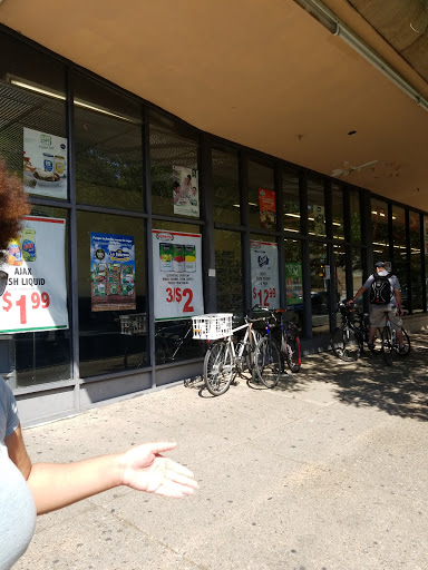 Grocery Store «Supreme Shop n Bag», reviews and photos, 4301 Walnut St, Philadelphia, PA 19104, USA