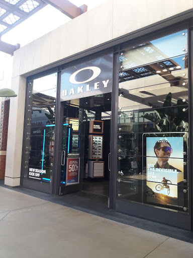 Sunglasses Store «Oakley Store», reviews and photos, 654 Spectrum Center Dr, Irvine, CA 92618, USA