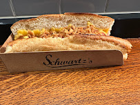 Aliment-réconfort du Restauration rapide Schwartz Hot Dog à Paris - n°3