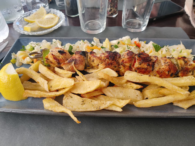 Comentarii opinii despre Karima Kastro