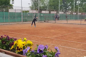 Tenis Con image