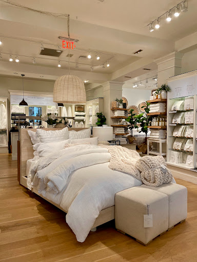 Furniture Store «Pottery Barn», reviews and photos, 4011 Westheimer Rd, Houston, TX 77027, USA
