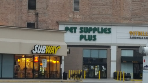 Pet Supply Store «Pet Supplies Plus», reviews and photos, 1289 N Milwaukee Ave, Chicago, IL 60622, USA