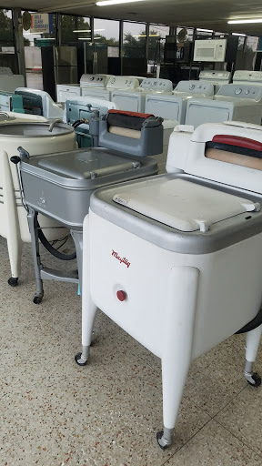 Simpson-Dabney Appliances, 202 N Frazier St, Conroe, TX 77301, USA, 