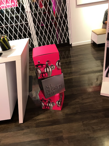 Cell Phone Store «T-Mobile», reviews and photos, 35020 Newark Blvd, Newark, CA 94560, USA