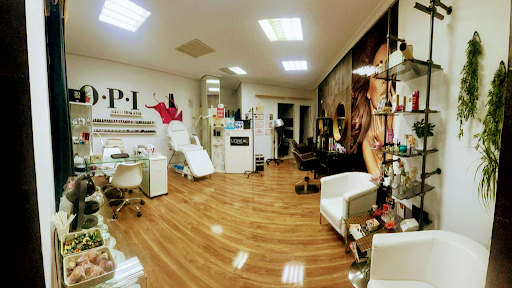 Peluquería Nails & Peluquería en Benalmádena, Málaga