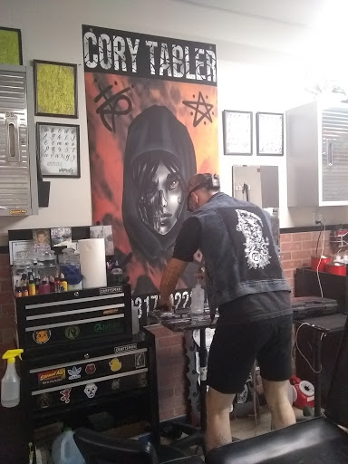 Tattoo Shop «Attitudes Muskegon», reviews and photos, 1610 Evanston Ave, Muskegon, MI 49442, USA