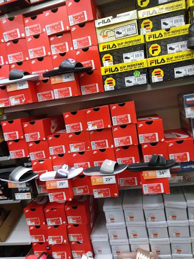 Shoe Store «Rack Room Shoes», reviews and photos, 3017 Market Center Drive, Morrisville, NC 27560, USA