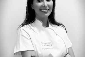 Clinica dental. Dra Ángela Tarilonte image