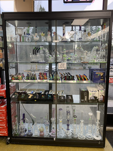 Convenience Store «Cypress Mini Mart/Smoke & Vape Shop», reviews and photos, 20925 Cypress Way, Lynnwood, WA 98036, USA