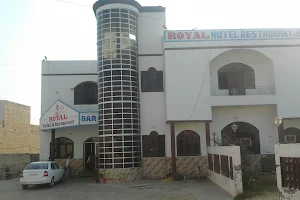 OYO 39596 Royal Hotel And Restaurant image